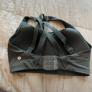 Lululemon bra 34DD never worn.
